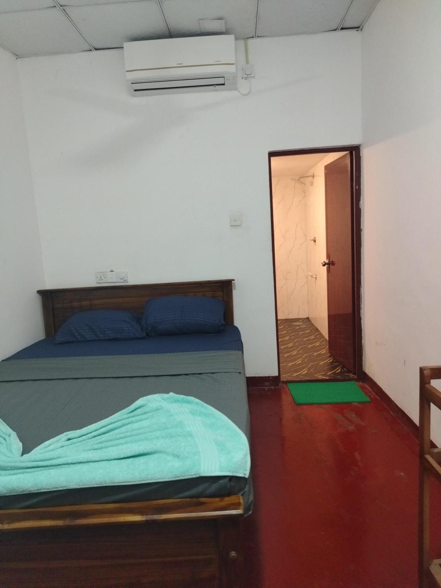 Ocean Oasis Restaurant And Rooms Trincomalee Exterior photo
