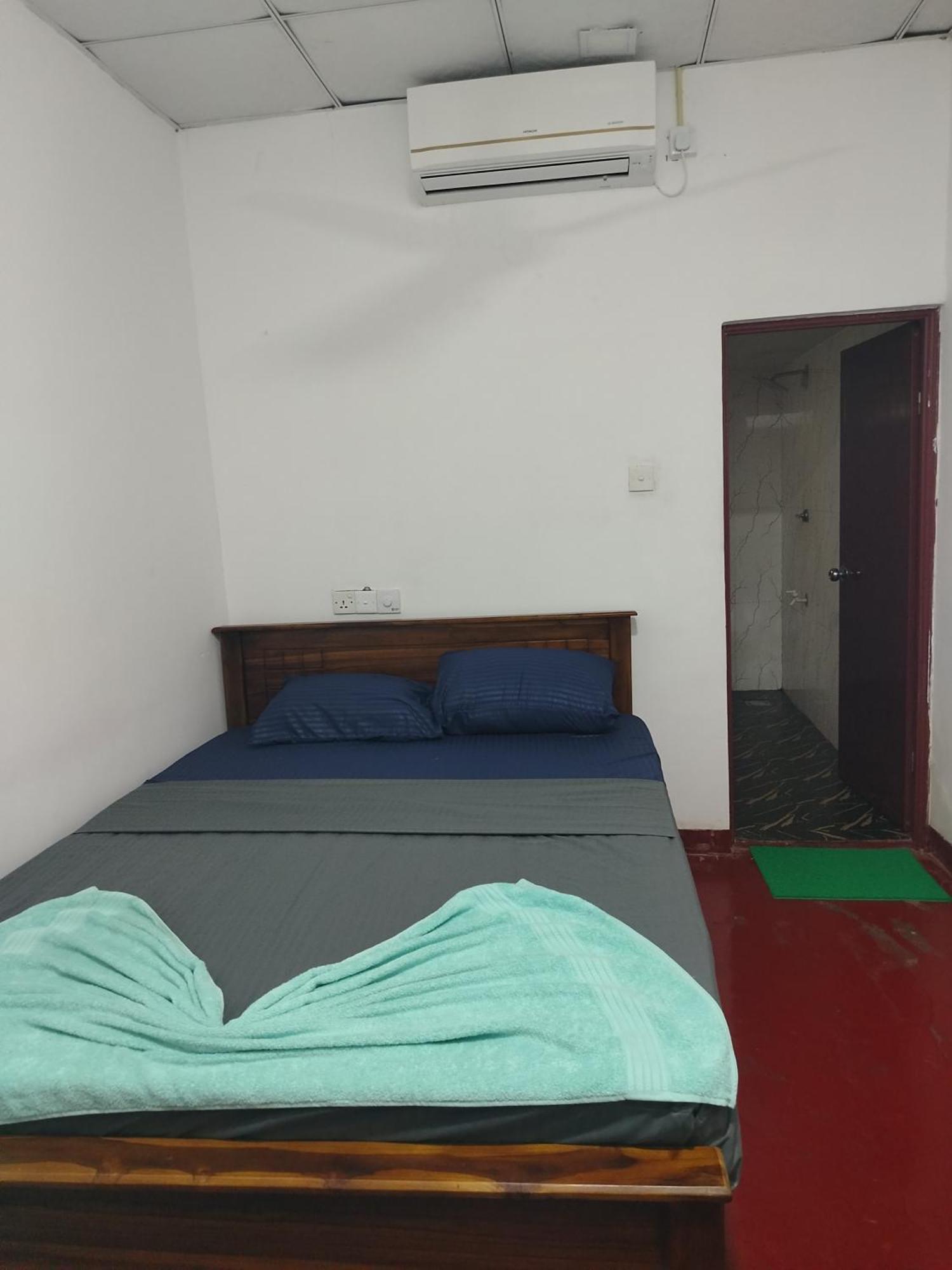Ocean Oasis Restaurant And Rooms Trincomalee Exterior photo